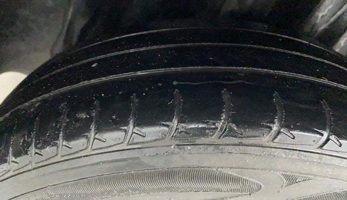 2018 Volkswagen Ameo Trendline 1.0, Petrol, Manual, 55,482 km, Right Rear Tyre Tread