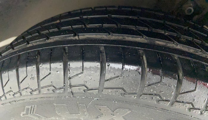 2018 Volkswagen Ameo Trendline 1.0, Petrol, Manual, 55,482 km, Left Front Tyre Tread