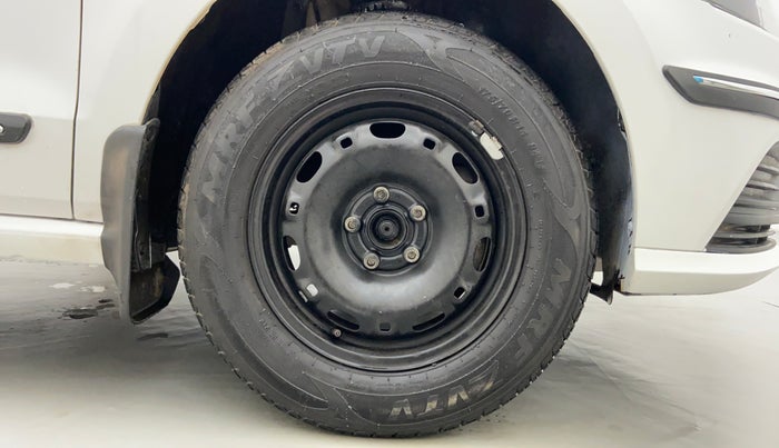 2018 Volkswagen Ameo Trendline 1.0, Petrol, Manual, 55,482 km, Right Front Wheel