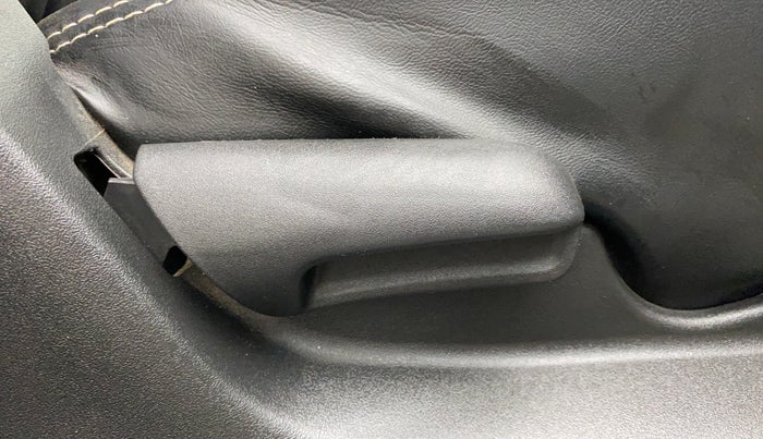 2020 Maruti Vitara Brezza VXI, Petrol, Manual, 37,548 km, Driver Side Adjustment Panel