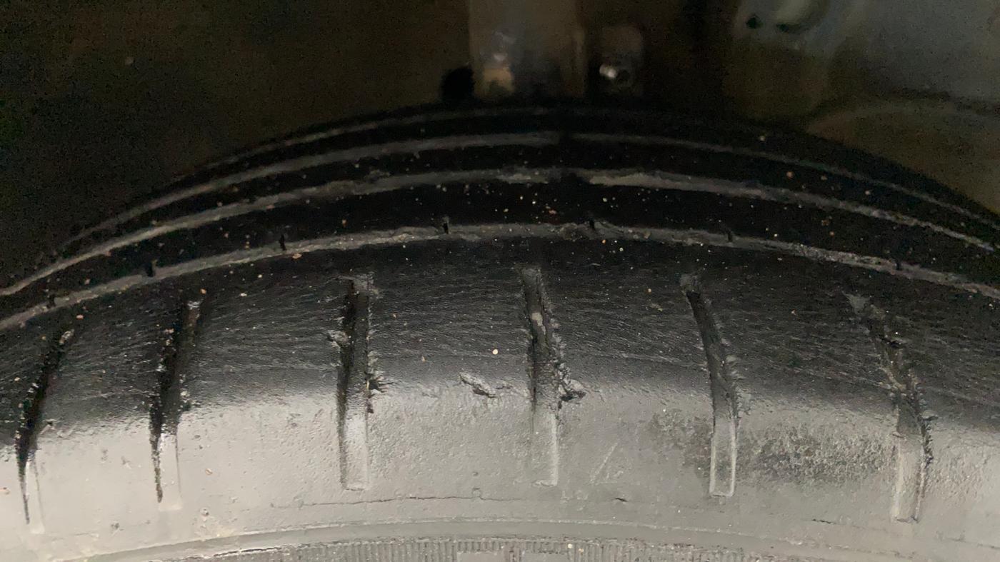 2016 Maruti Baleno ZETA CVT PETROL 1.2, Petrol, Automatic, 78,363 km, Right Front Tyre Tread