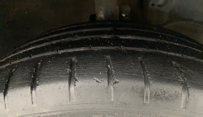 2016 Maruti Baleno ZETA CVT PETROL 1.2, Petrol, Automatic, 78,363 km, Right Front Tyre Tread