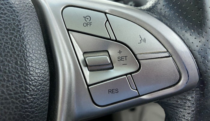 2019 Mahindra XUV300 W8(O), Diesel, Manual, 52,637 km, Adaptive Cruise Control
