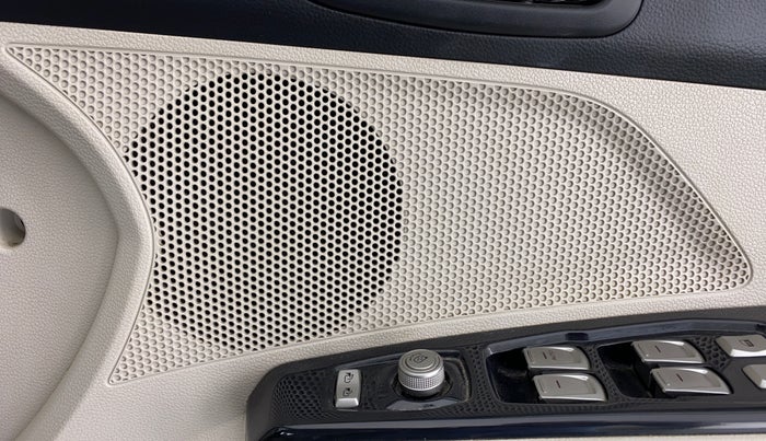 2019 Mahindra XUV300 W8(O), Diesel, Manual, 52,637 km, Speaker