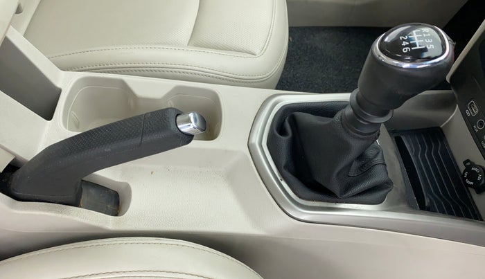 2019 Mahindra XUV300 W8(O), Diesel, Manual, 52,637 km, Gear Lever