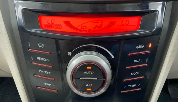 2019 Mahindra XUV300 W8(O), Diesel, Manual, 52,637 km, Automatic Climate Control