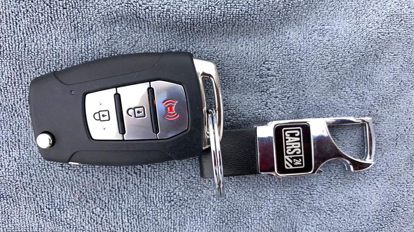 2019 Mahindra XUV300 W8(O), Diesel, Manual, 52,637 km, Key Close Up