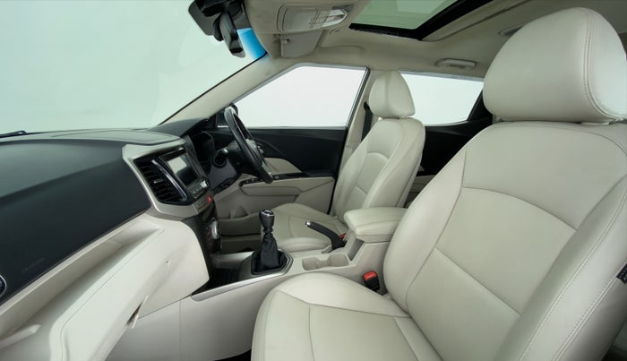 2019 Mahindra XUV300 W8(O), Diesel, Manual, 52,637 km, Right Side Front Door Cabin