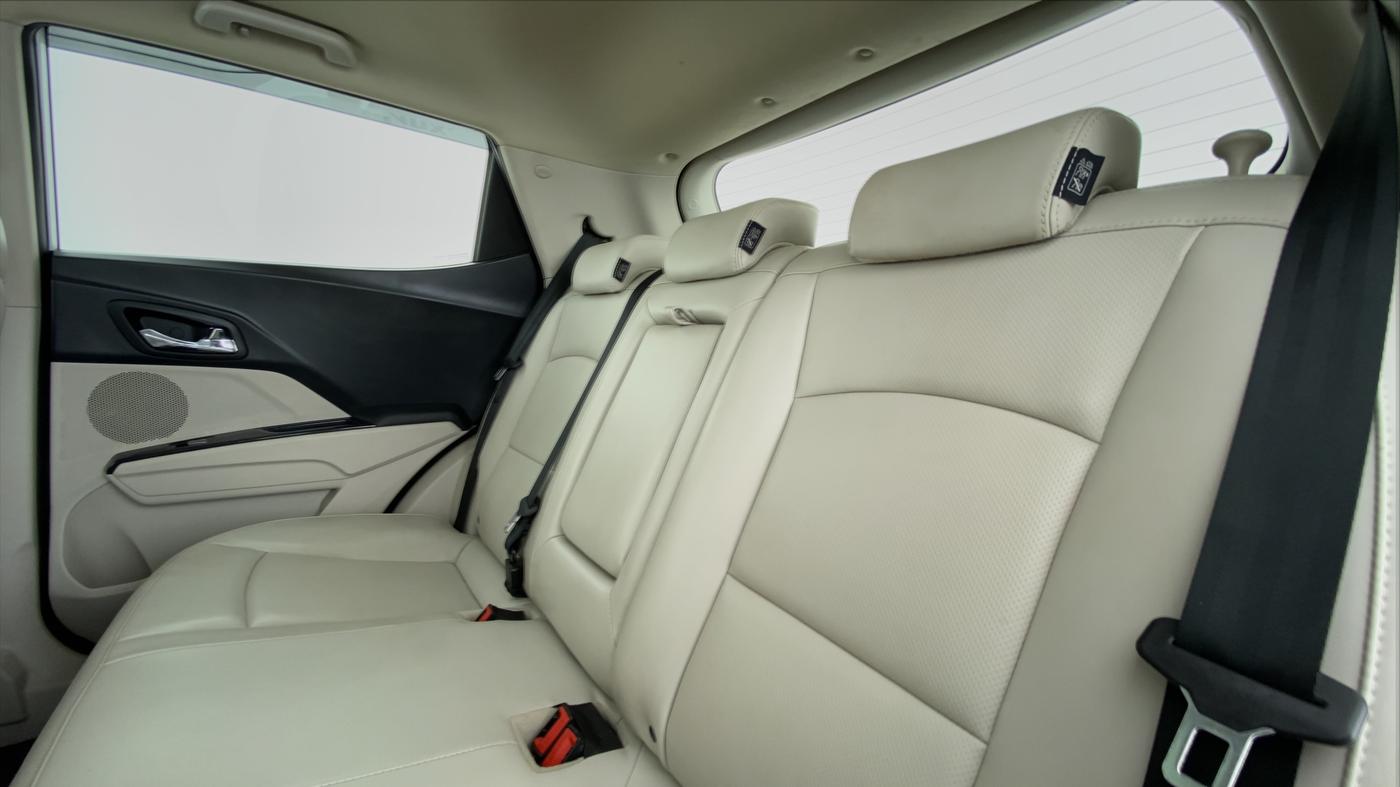 2019 Mahindra XUV300 W8(O), Diesel, Manual, 52,637 km, Right Side Rear Door Cabin