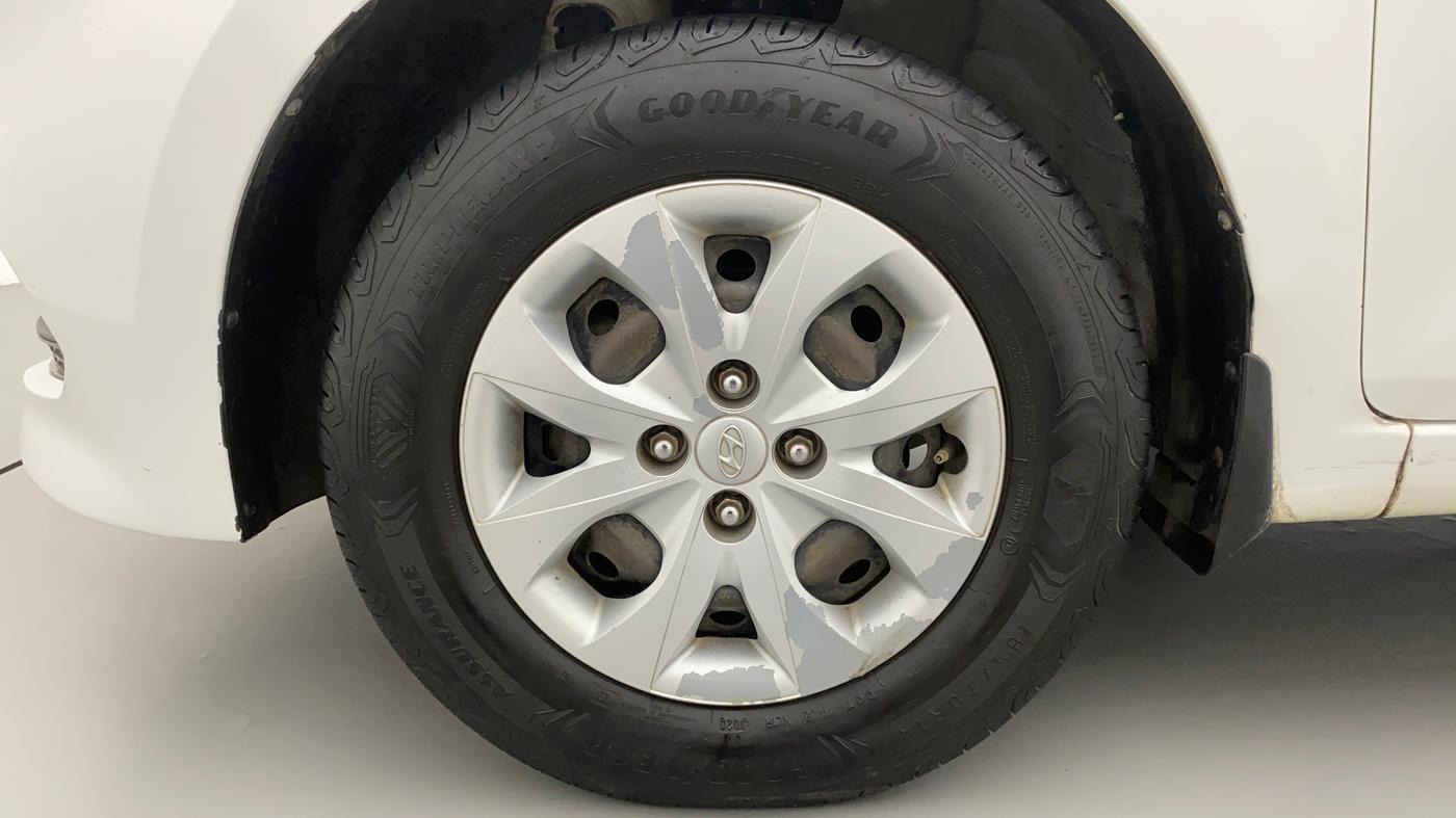 2014 Hyundai Elite i20 MAGNA 1.2, Petrol, Manual, 1,05,921 km, Left Front Wheel