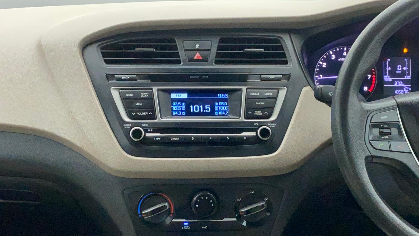 2014 Hyundai Elite i20 MAGNA 1.2, Petrol, Manual, 1,05,921 km, Air Conditioner