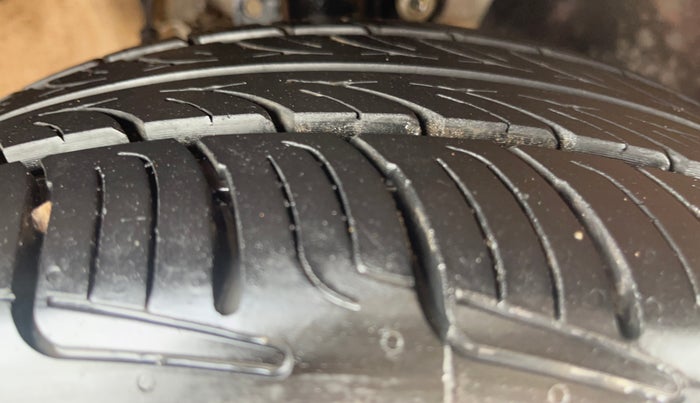 2020 Skoda Rapid AMBITION AT TSI, Petrol, Automatic, 41,707 km, Right Front Tyre Tread