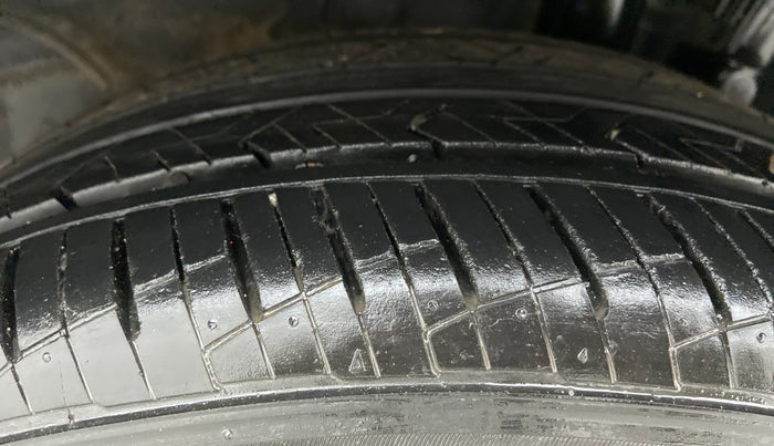 2021 Hyundai NEW I20 ASTA 1.2 AT, Petrol, Automatic, 11,717 km, Left Rear Tyre Tread