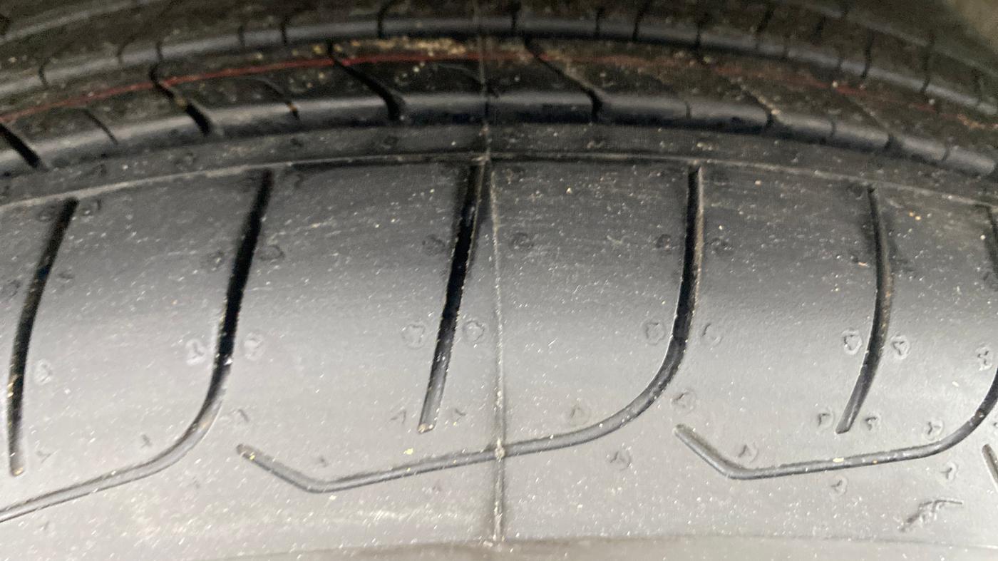 2017 Hyundai Creta E PLUS 1.6 PETROL, Petrol, Manual, 35,825 km, Right Front Tyre Tread