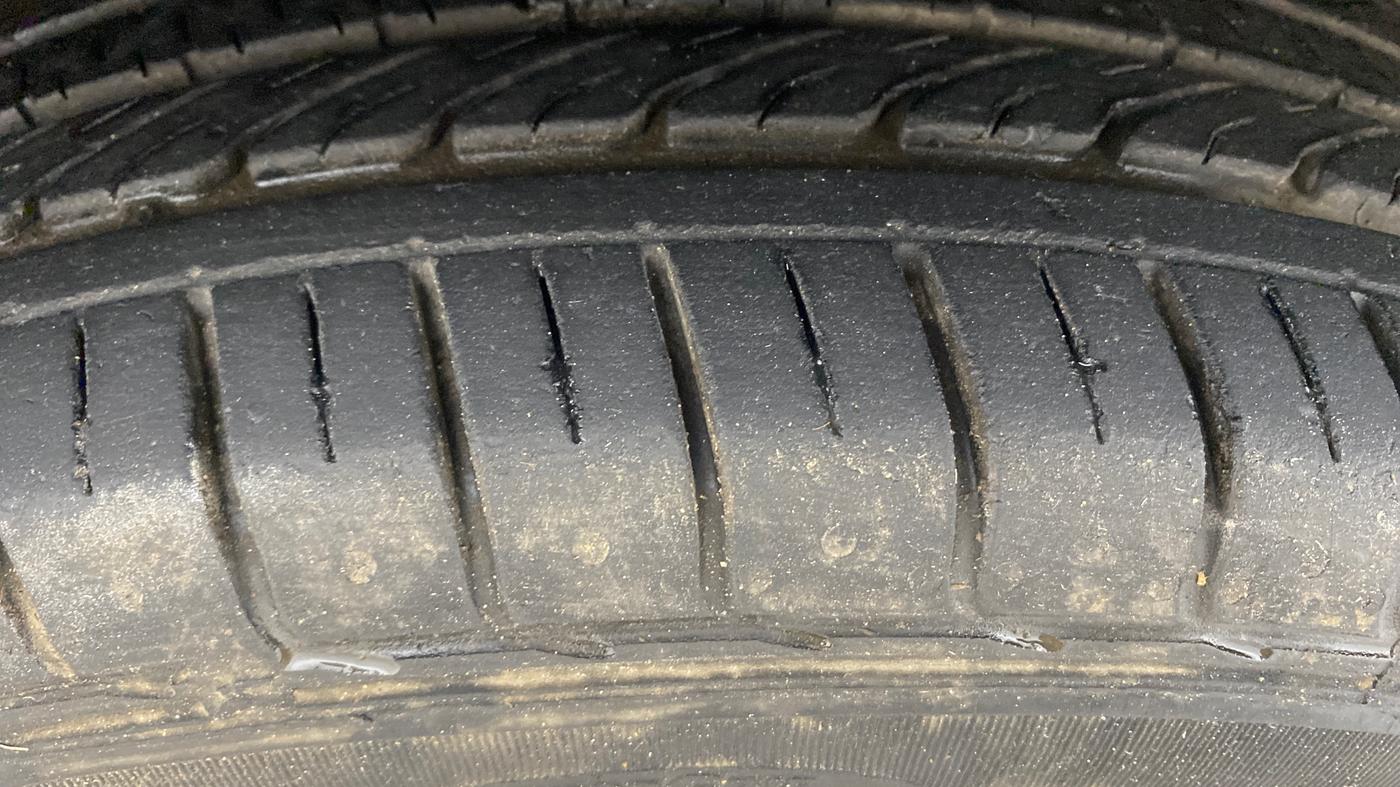 2017 Hyundai Creta E PLUS 1.6 PETROL, Petrol, Manual, 35,825 km, Left Front Tyre Tread