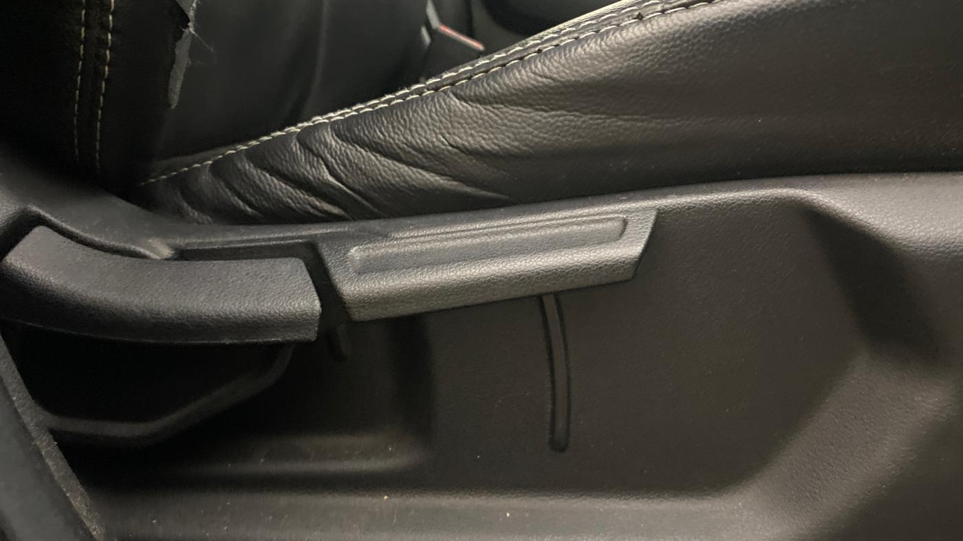 2019 Hyundai VENUE SX PLUS 1.0 TURBO DCT, Petrol, Automatic, 1,15,456 km, Driver Side Adjustment Panel