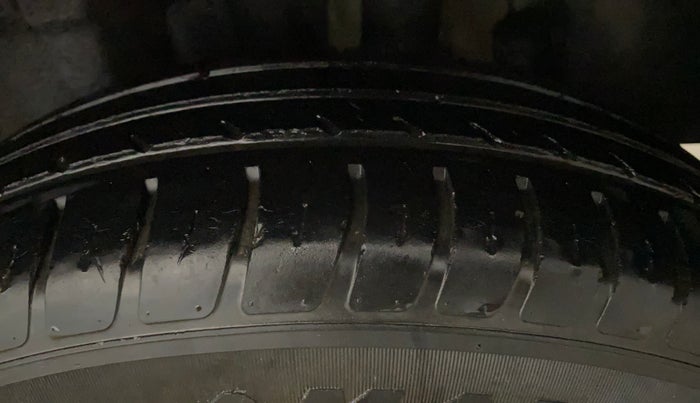 2018 Maruti Swift LXI, Petrol, Manual, 38,898 km, Left Rear Tyre Tread