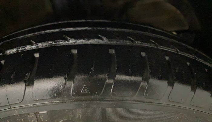 2018 Maruti Swift LXI, Petrol, Manual, 38,898 km, Right Front Tyre Tread