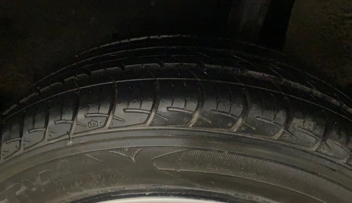 2017 Maruti Baleno DELTA PETROL 1.2, Petrol, Manual, 76,921 km, Left Rear Tyre Tread