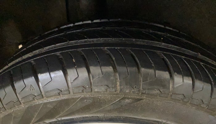 2017 Maruti Baleno DELTA PETROL 1.2, Petrol, Manual, 76,921 km, Right Rear Tyre Tread