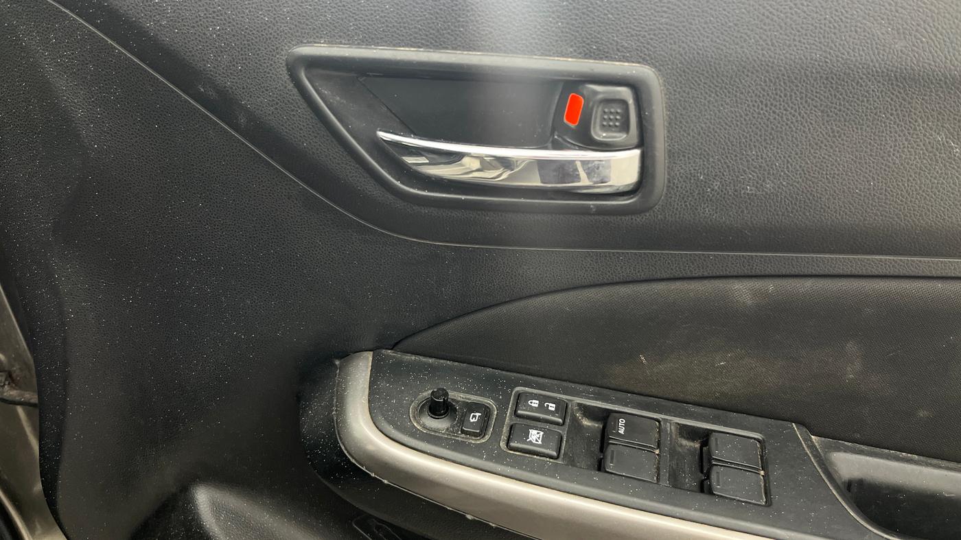 2021 Maruti Swift ZXI PLUS AMT, Petrol, Automatic, 50,378 km, Driver Side Door Panels Control