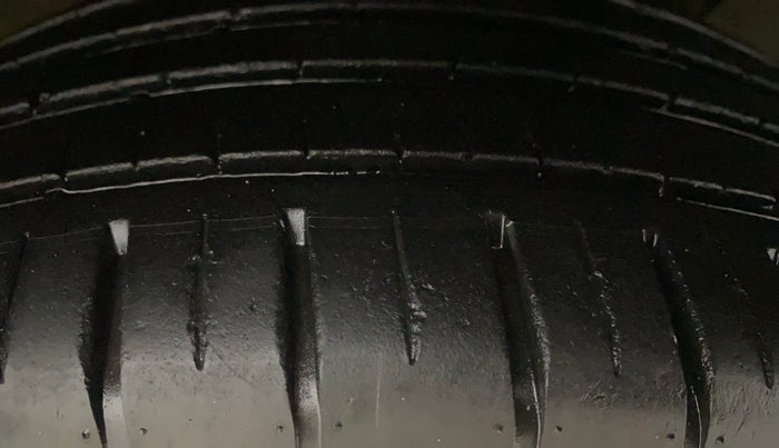 2017 Hyundai Elite i20 ASTA 1.2 (O), Petrol, Manual, 48,265 km, Right Front Tyre Tread