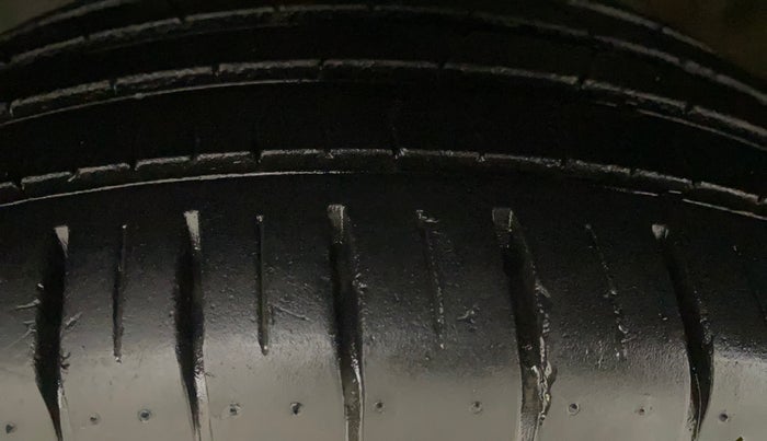 2017 Hyundai Elite i20 ASTA 1.2 (O), Petrol, Manual, 48,265 km, Left Front Tyre Tread