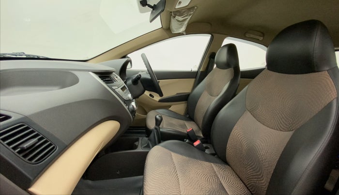 2016 Hyundai Eon SPORTZ, Petrol, Manual, 37,270 km, Right Side Front Door Cabin