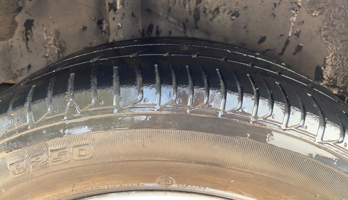 2015 Honda Jazz 1.5L I-DTEC VX, Diesel, Manual, 97,202 km, Right Rear Tyre Tread