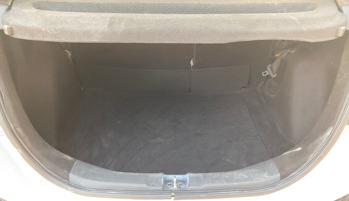 2015 Honda Jazz 1.5L I-DTEC VX, Diesel, Manual, 97,202 km, Boot Inside