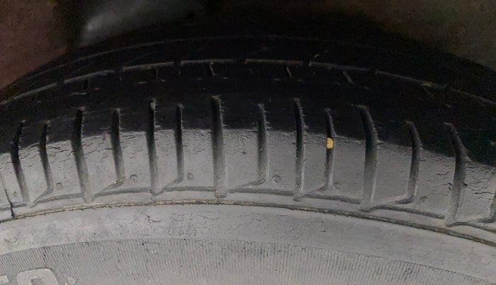 2010 Hyundai i10 SPORTZ 1.2, Petrol, Manual, 1,10,341 km, Left Rear Tyre Tread