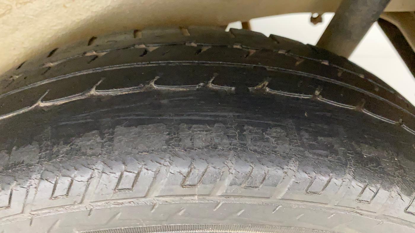 2017 Maruti Wagon R 1.0 VXI AMT, Petrol, Automatic, 31,154 km, Left Rear Tyre Tread