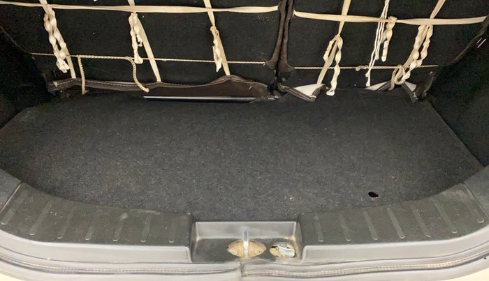 2017 Maruti Wagon R 1.0 VXI AMT, Petrol, Automatic, 31,154 km, Boot Inside