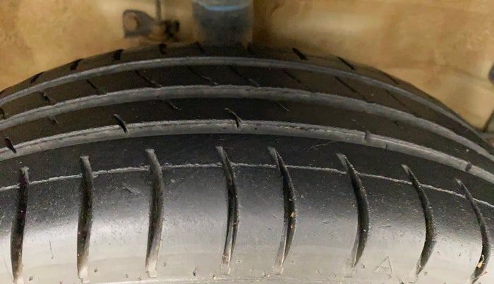 2017 Maruti Wagon R 1.0 VXI AMT, Petrol, Automatic, 31,154 km, Right Front Tyre Tread