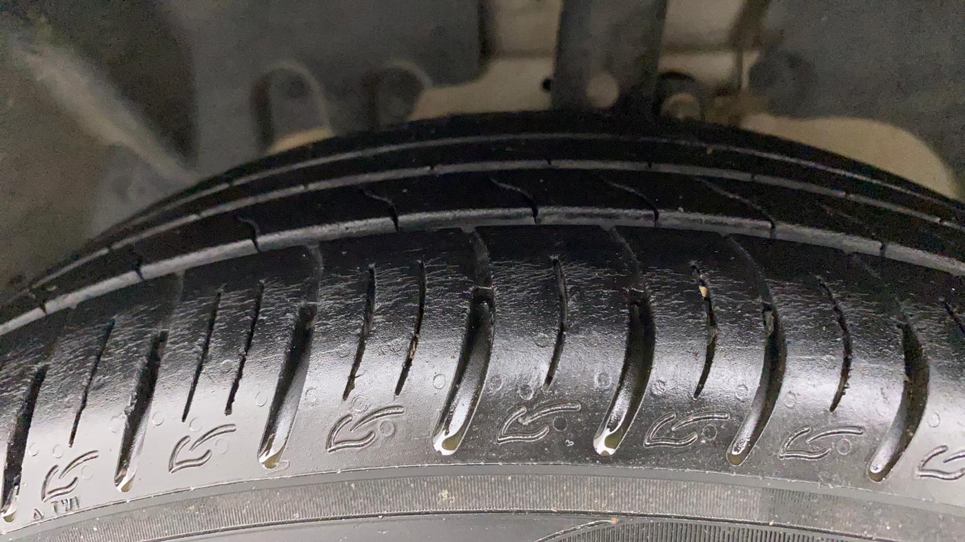 2017 Ford Ecosport TITANIUM 1.5L PETROL, Petrol, Manual, 70,033 km, Left Front Tyre Tread
