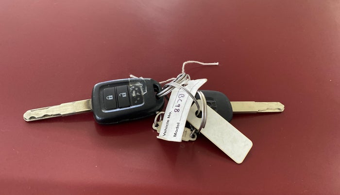 2019 Honda Amaze 1.2L I-VTEC S CVT, Petrol, Automatic, 32,313 km, Key Close Up