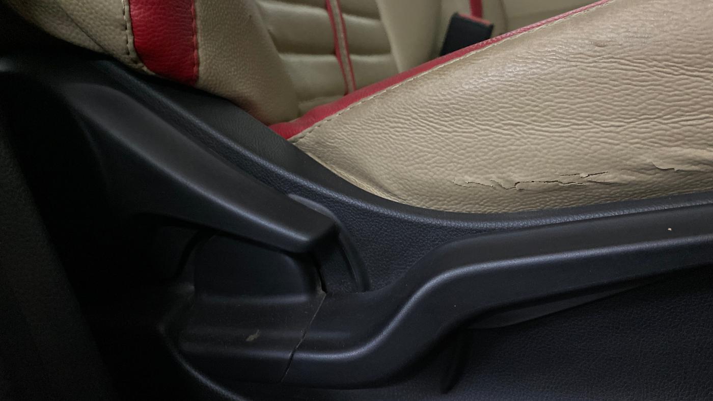 2019 Honda Amaze 1.2L I-VTEC S CVT, Petrol, Automatic, 32,313 km, Driver Side Adjustment Panel