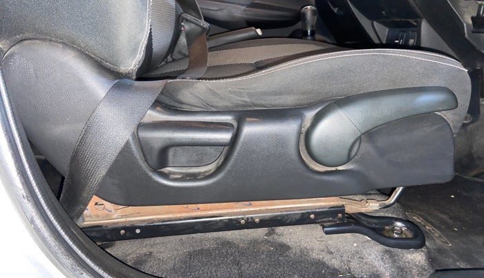 2017 Honda WR-V 1.5L I-DTEC VX MT, Diesel, Manual, 1,06,869 km, Driver Side Adjustment Panel