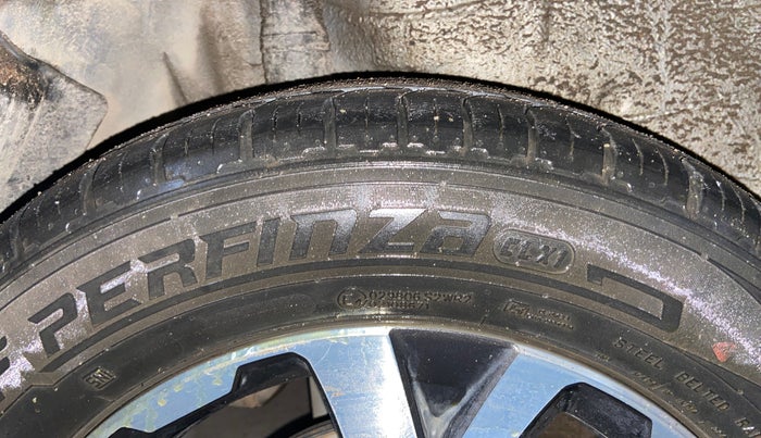 2017 Honda WR-V 1.5L I-DTEC VX MT, Diesel, Manual, 1,06,869 km, Right Rear Tyre Tread