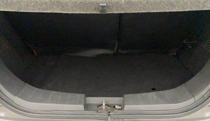 2012 Maruti Wagon R 1.0 VXI, Petrol, Manual, 43,569 km, Boot Inside