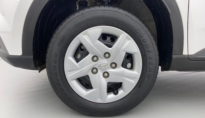 2022 Hyundai VENUE S+ 1.2, Petrol, Manual, 12,610 km, Left Front Wheel