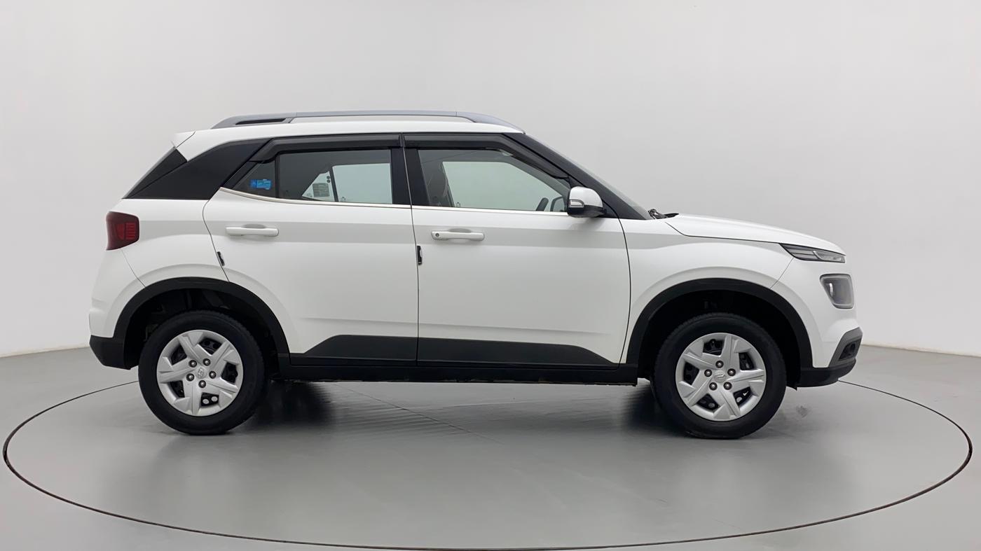 2022 Hyundai VENUE S+ 1.2, Petrol, Manual, 12,610 km, Right Side View