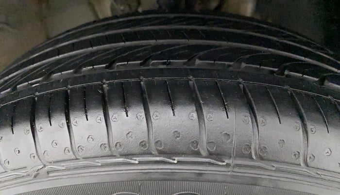 2022 Hyundai VENUE S+ 1.2, Petrol, Manual, 12,610 km, Right Front Tyre Tread