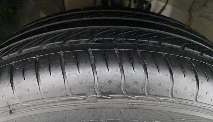2022 Hyundai VENUE S+ 1.2, Petrol, Manual, 12,610 km, Left Front Tyre Tread