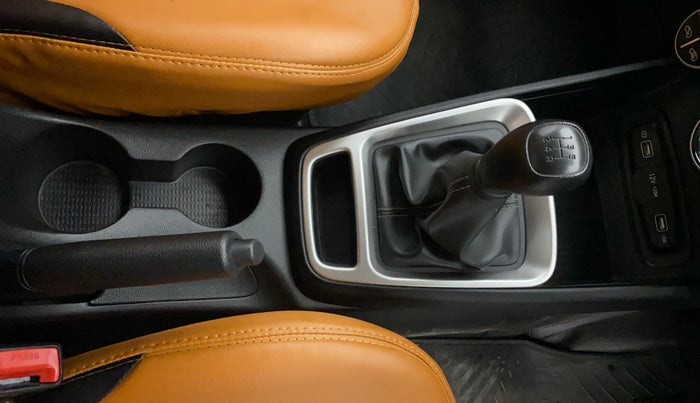 2022 Hyundai VENUE S+ 1.2, Petrol, Manual, 12,610 km, Gear Lever