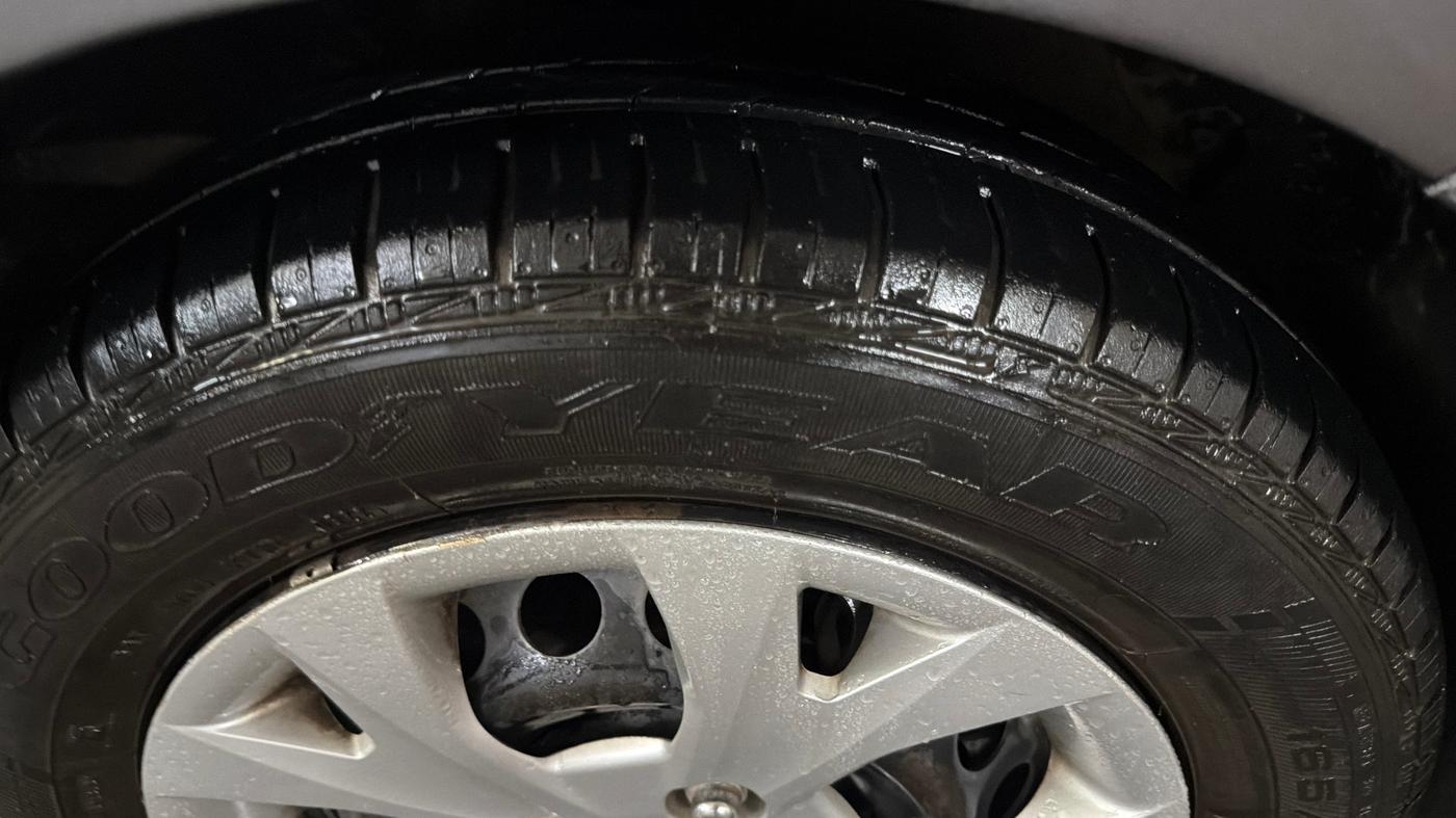 2015 Hyundai Grand i10 SPORTZ 1.2 KAPPA VTVT, Petrol, Manual, 68,157 km, Right Front Tyre Tread