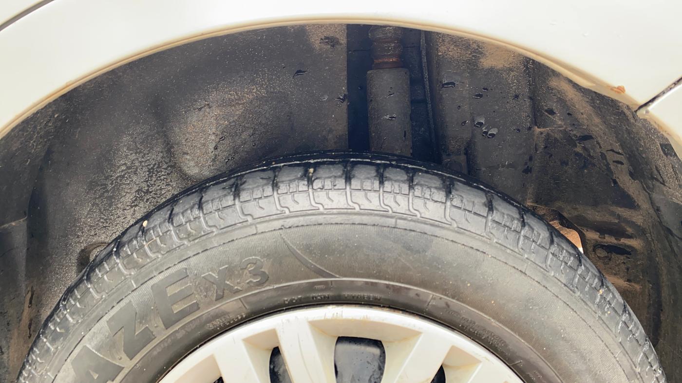2015 Maruti Swift Dzire VDI, Diesel, Manual, 89,357 km, Left Rear Tyre Tread
