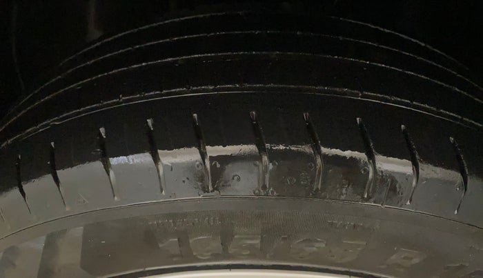 2020 Hyundai VENUE S 1.2, Petrol, Manual, 52,243 km, Left Front Tyre Tread