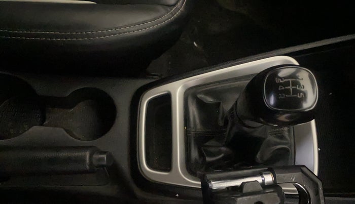 2020 Hyundai VENUE S 1.2, Petrol, Manual, 52,243 km, Gear Lever