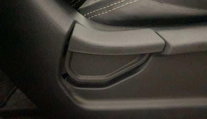 2020 Hyundai VENUE S 1.2, Petrol, Manual, 52,243 km, Driver Side Adjustment Panel